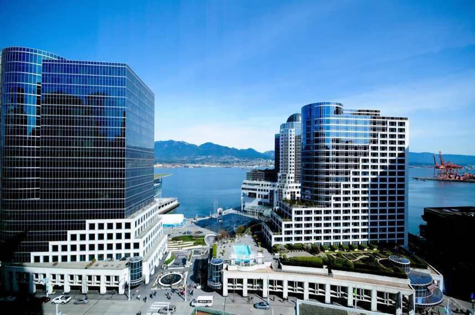 Auberge Vancouver Hotel Exterior photo